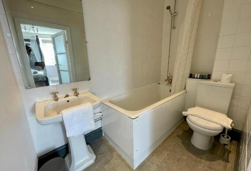 Полулюкс, X Hotel Brunswick Square