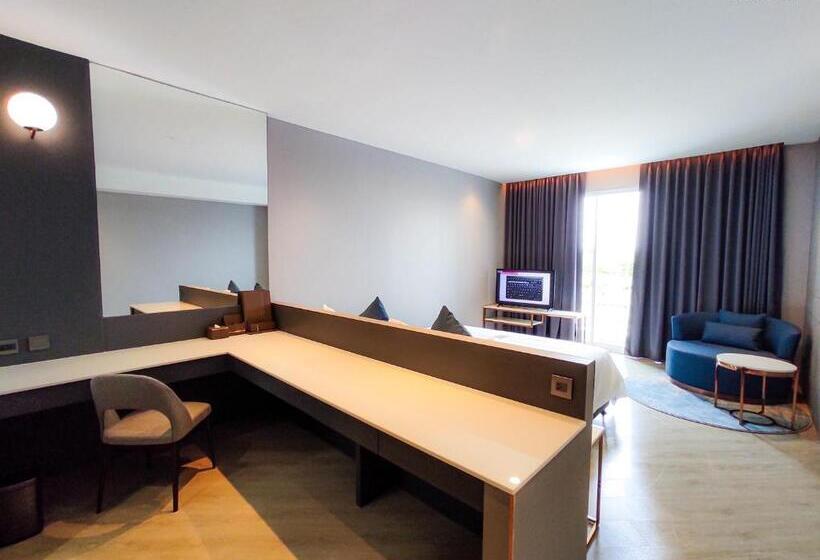 استودیوی استاندارد, Golden City Rayong