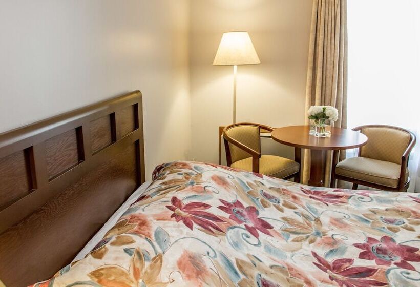 带2个双人床的标准工作室, Rideau Heights Inn