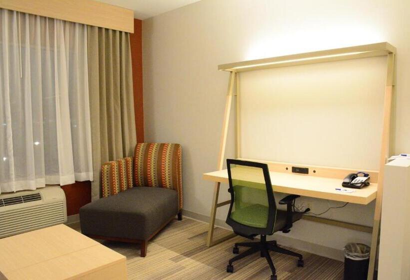 스위트 킹사이즈 침대, Holiday Inn Express & Suites Lexington Park California, An Ihg
