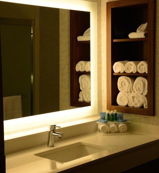스위트 킹사이즈 침대, Holiday Inn Express & Suites Lexington Park California, An Ihg