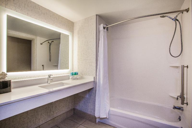 스위트 킹사이즈 침대, Holiday Inn Express & Suites Lexington Park California, An Ihg