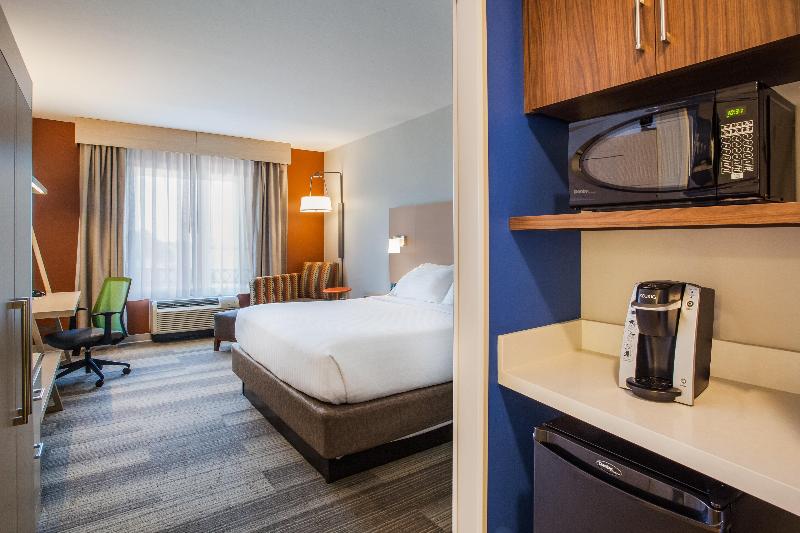 이그제큐티브 룸 킹사이즈 침대, Holiday Inn Express & Suites Lexington Park California, An Ihg
