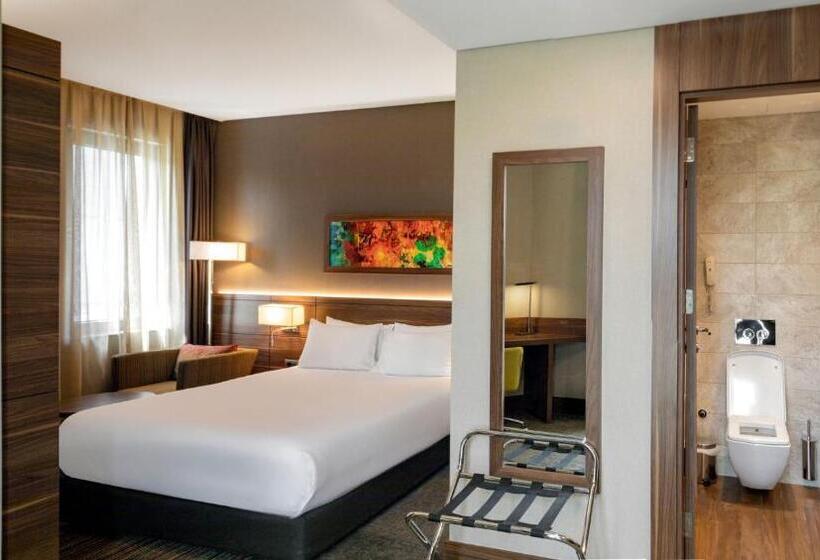 Номер Deluxe, Holiday Inn Istanbul   Kadikoy, An Ihg