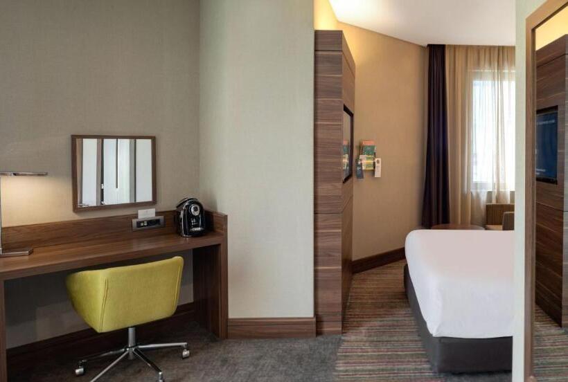 Номер Deluxe, Holiday Inn Istanbul   Kadikoy, An Ihg
