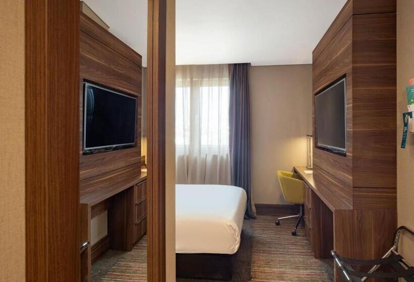 Номер Стандарт Индивидуальный, Holiday Inn Istanbul   Kadikoy, An Ihg