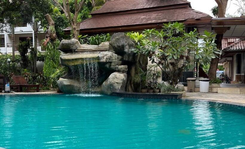 Номер Стандарт с Балконом, Phuket Meet Holiday Hotel Rawai 普吉岛相遇花园度假酒店 拉威店