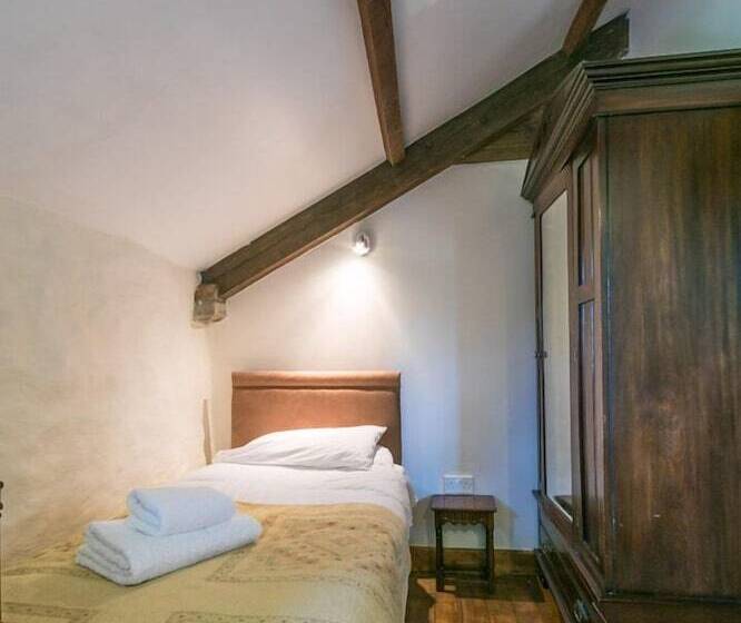 Семейный Номер, The Barn B&b