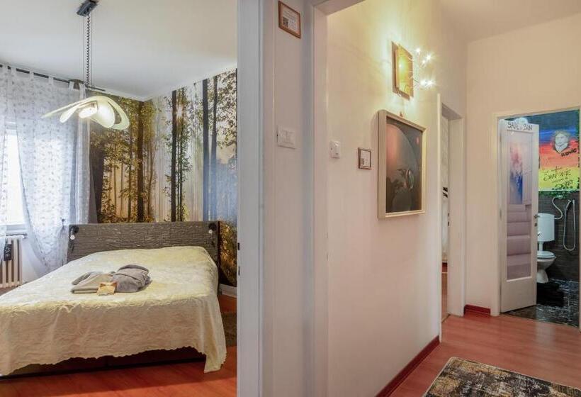 اتاق استاندارد, Hostel Art
