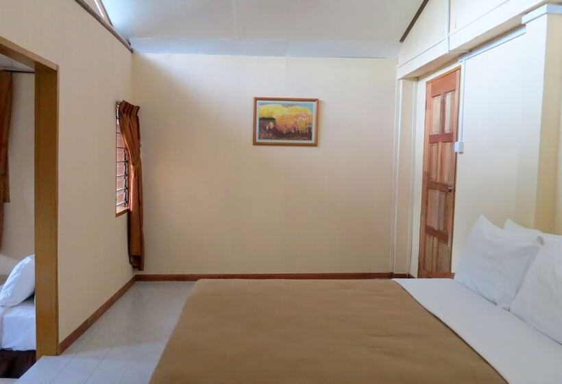 Номер Стандарт Вид на Сад, Mile 36 Lodge
