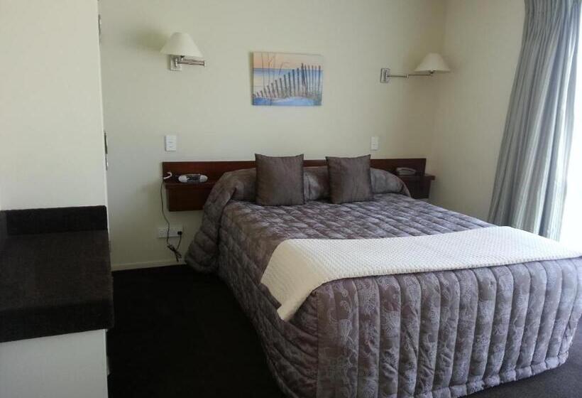 Студия Стандарт, Cedar Grove Motor Lodge