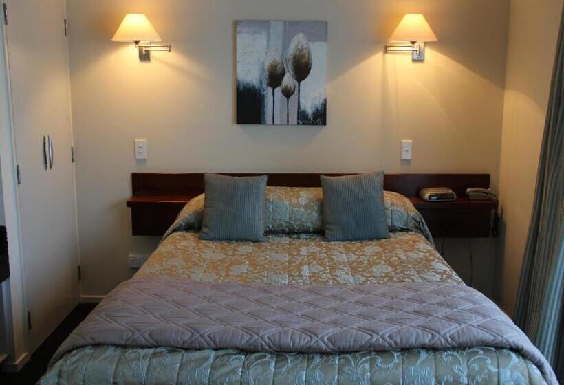 Студия Стандарт, Cedar Grove Motor Lodge