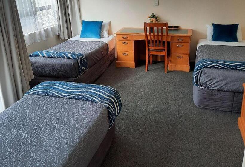 Семейные Апартаменты, Pembrooke Motor Lodge