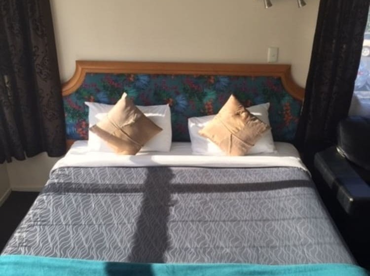 Семейные Апартаменты, Pembrooke Motor Lodge