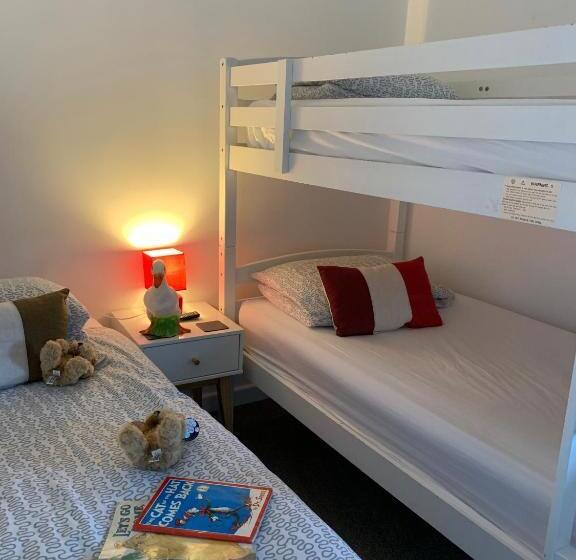 Дом 2 Спальни, Rossendale Holiday Cottages & Spa