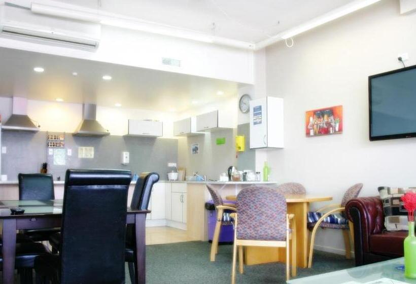 Четырехместный Номер Стандарт, Backpackers Central Hamilton