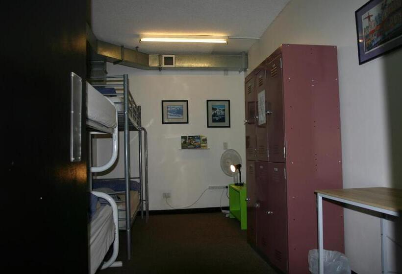 Кровать в Общей Комнате, Backpackers Central Hamilton