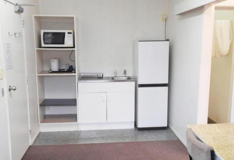 Люкс, Backpackers Central Hamilton