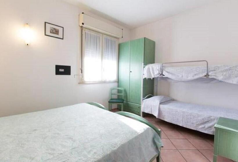 اتاق استاندارد چهار تخته, Albergo Cenni