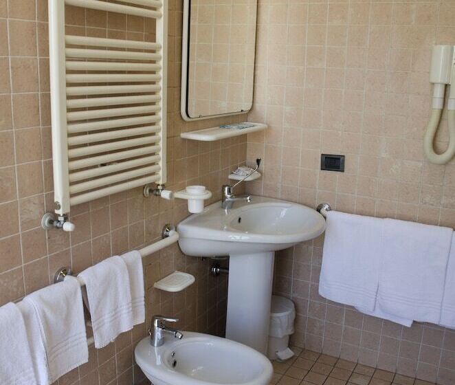 اتاق استاندارد, Albergo Cenni