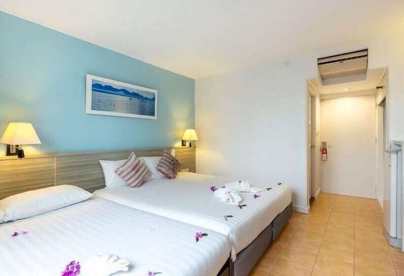 수피리어 패밀리 룸, On Hotel Phuket   Sha