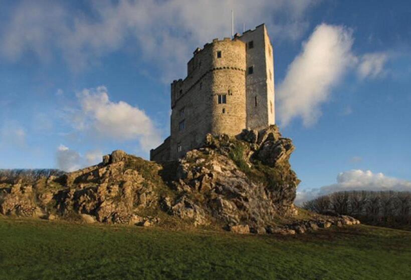 스탠다드 룸 킹사이즈 침대, Roch Castle