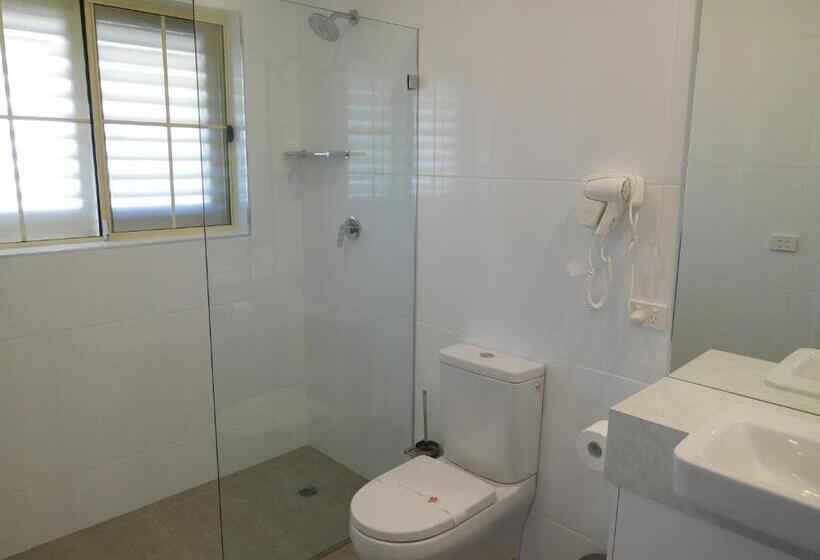 Quarto Familiar Deluxe, Commercial Golf Resort