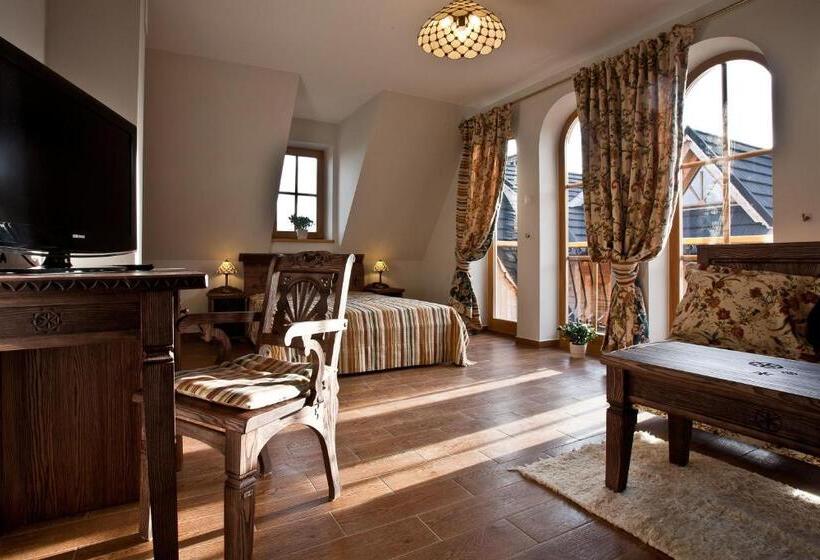 Президентский Люкс, Butorowy Dwór