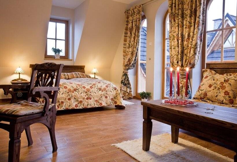 Президентский Люкс, Butorowy Dwór