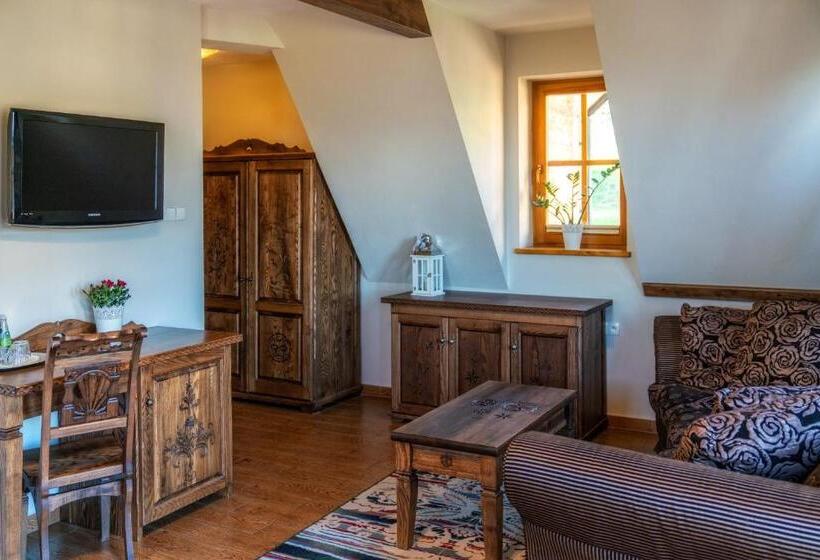 Президентский Люкс, Butorowy Dwór