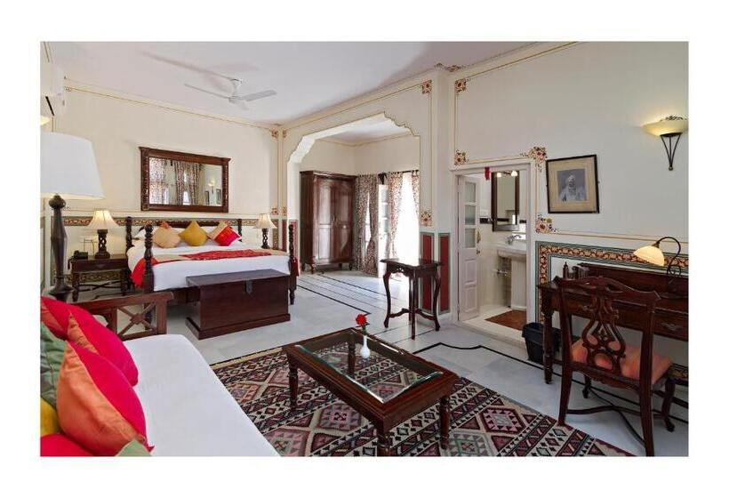 스위트, Rohet Garh
