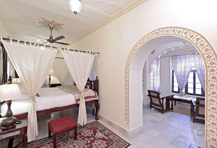 스위트, Rohet Garh