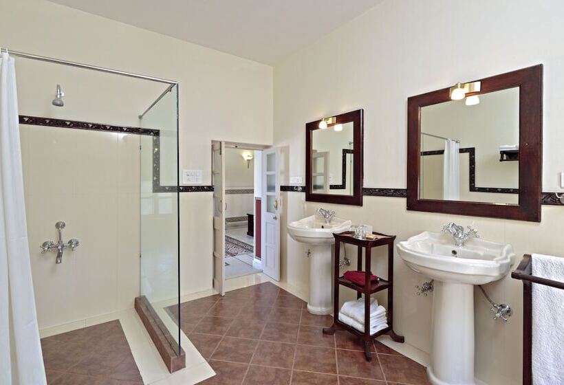 스위트, Rohet Garh