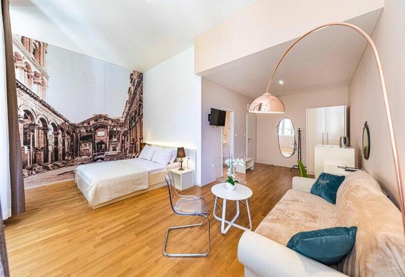 패밀리 스위트, Pjaca City Rooms