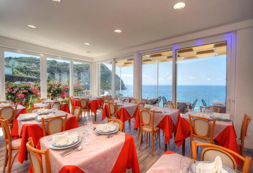 Семейный Номер, Wellness And Relaxing Time In Ischia Per 16 People