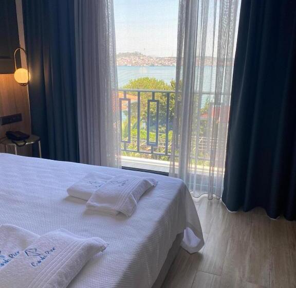 Номер Стандарт Вид на Море с Балконом, Cunda Pi̇er Otel