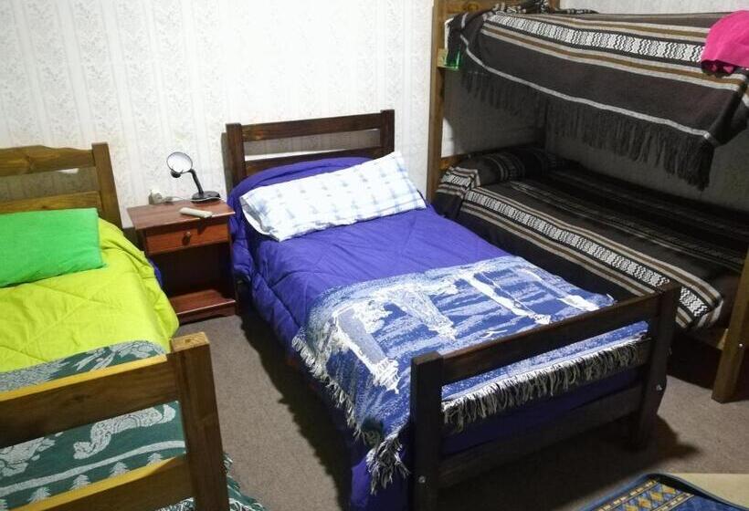 Четырехместный номер эконом класса с общей ванной комнатой, Hostal Casona Del Cerro
