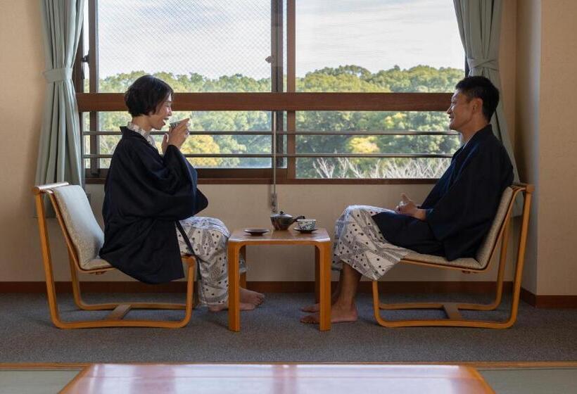Четырехместный Номер Стандарт, Chikugofunegoya Koen No Yado