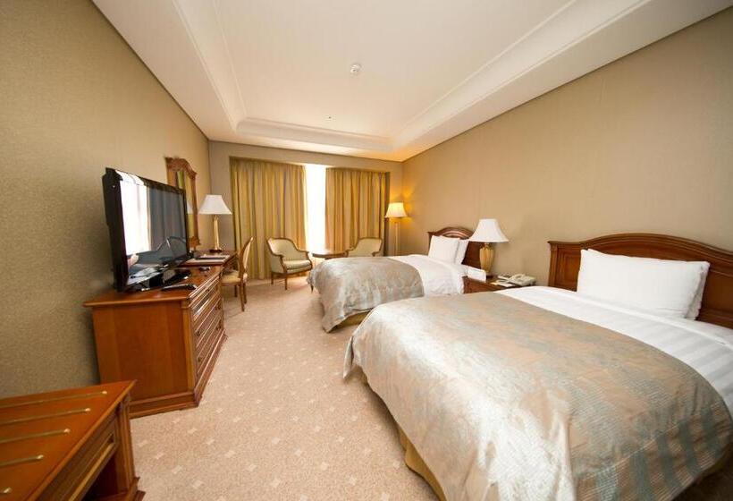 Номер Стандарт Трехместный, High1 Grand Hotel Main Tower