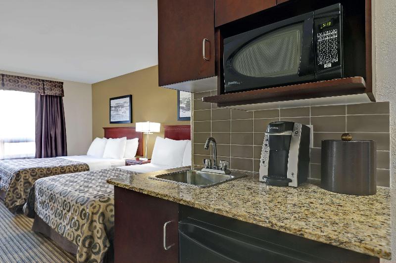 Четырехместный Номер Стандарт, Econo Lodge Inn & Suites