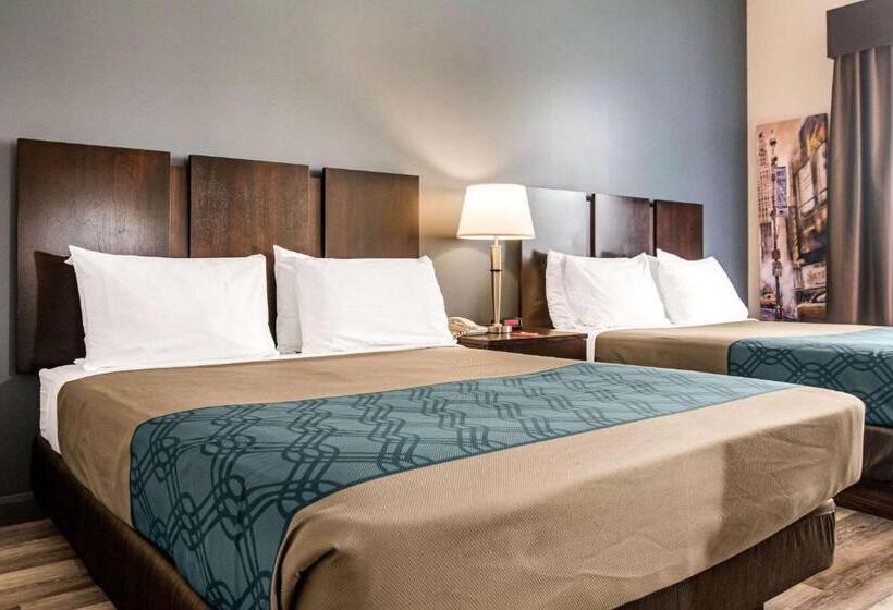 Четырехместный Номер Стандарт, Econo Lodge Inn & Suites