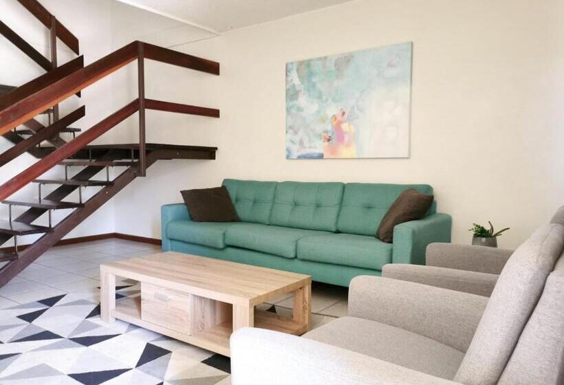 패밀리 룸, Palm Waters Holiday Villas