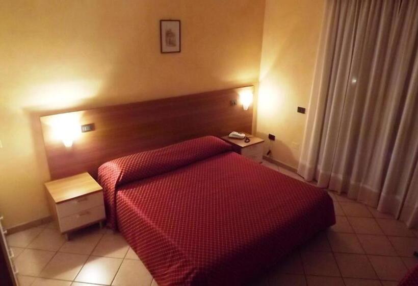 اتاق استاندارد با چشم‌انداز دریاچه, Park Hotel Zanzanù
