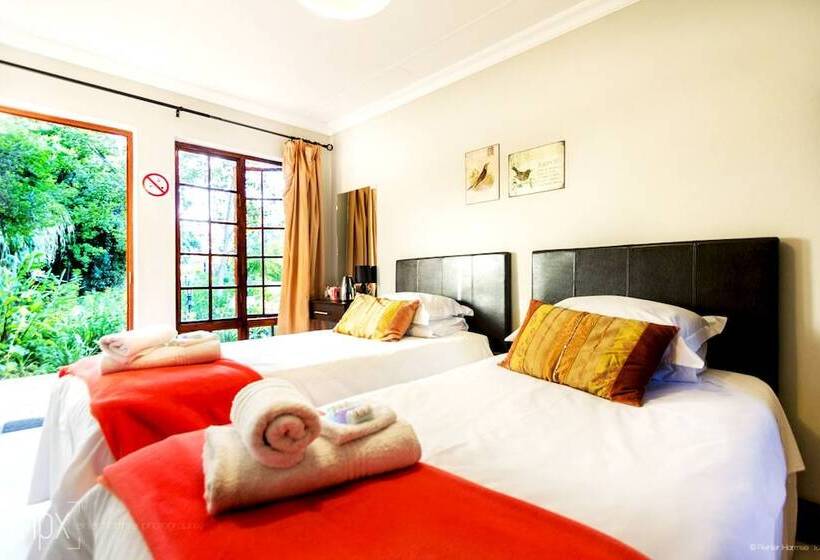 Номер Economy, Or Tambo Guest House