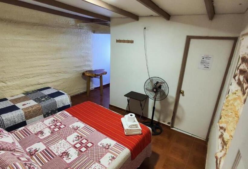 스탠다드 트리플 룸, Hostal Katchi