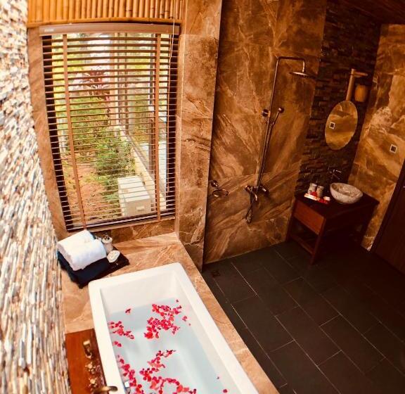 بانگلوی لوکس, Coral Bay Resort