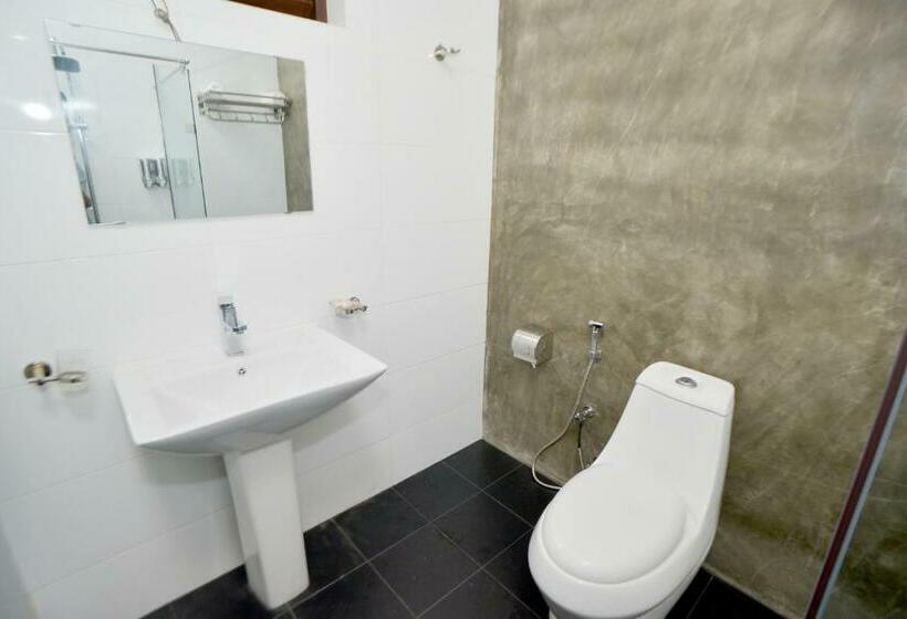 Номер Стандарт, Olanro Hotel Negombo