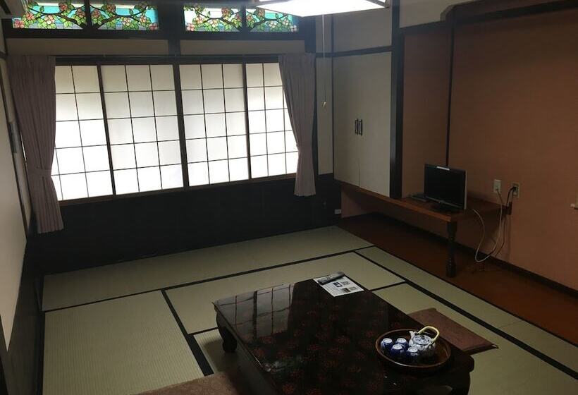 标准间, Tsuyukusa