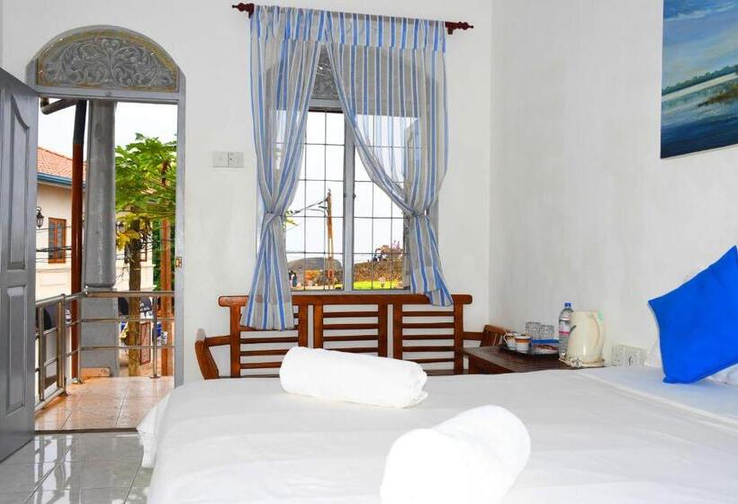 Quarto Estandar com Sacada, Rampart View Guesthouse