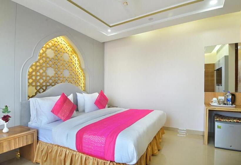 Номер Deluxe, Gold Palace   03 Mins Walk From New Delhi Railway Station